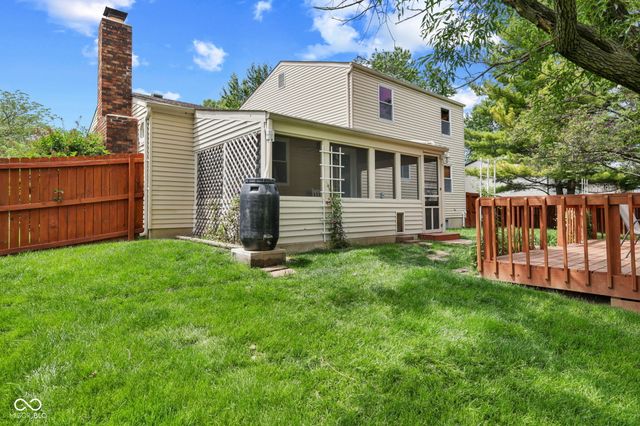 525 N Greenbriar Drive, Greenwood, IN 46142