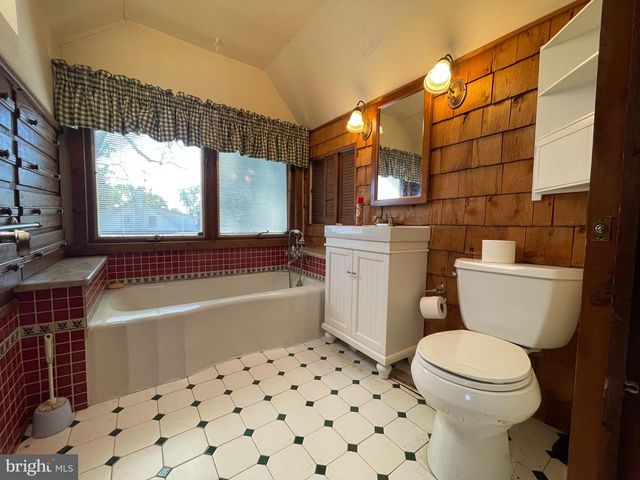 4727 OAK RD, Shady Side, MD 20764