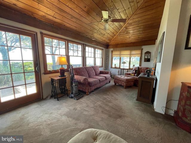4727 OAK RD, Shady Side, MD 20764