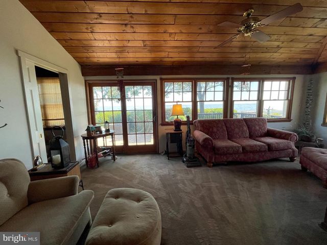4727 OAK RD, Shady Side, MD 20764
