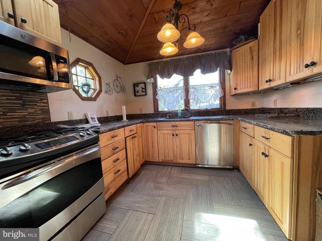 4727 OAK RD, Shady Side, MD 20764