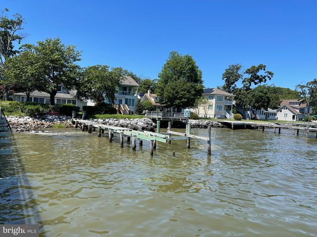 4727 OAK RD, Shady Side, MD 20764