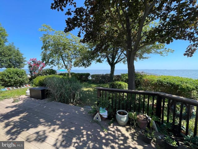4727 OAK RD, Shady Side, MD 20764