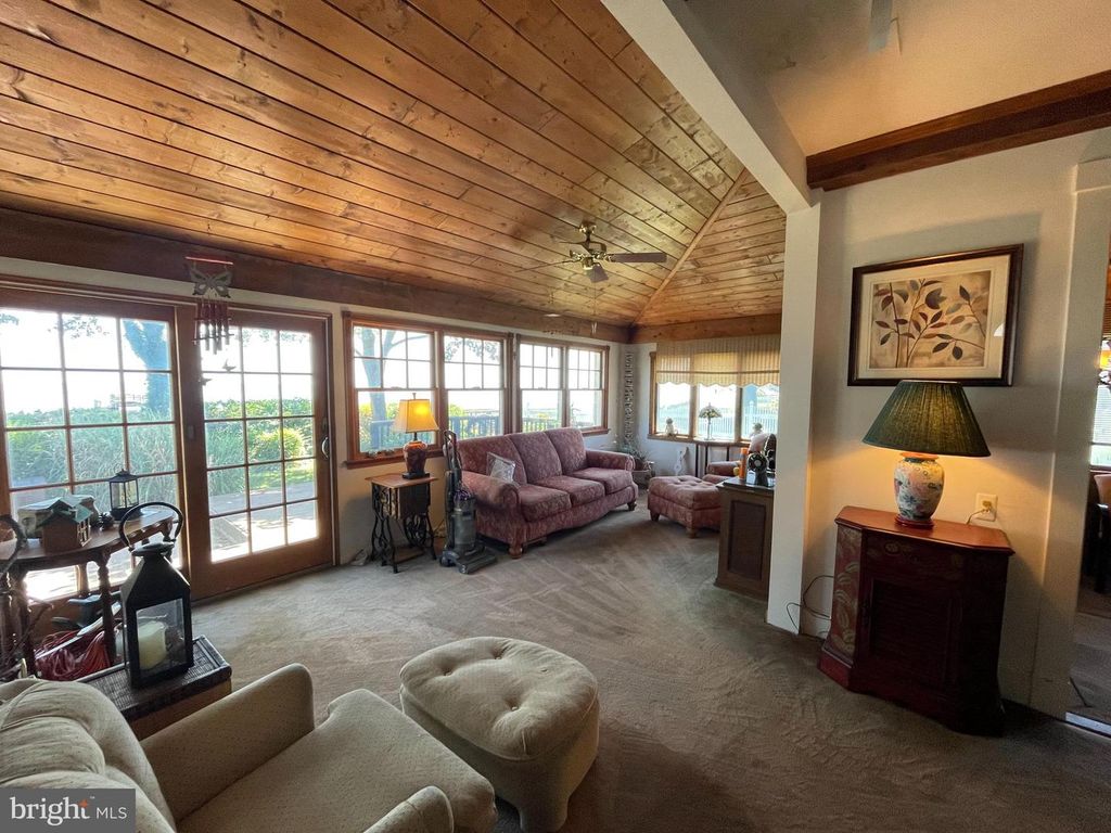 4727 OAK RD, Shady Side, MD 20764