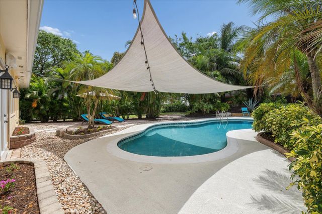 5900 SW 18th Street, Plantation, FL 33317