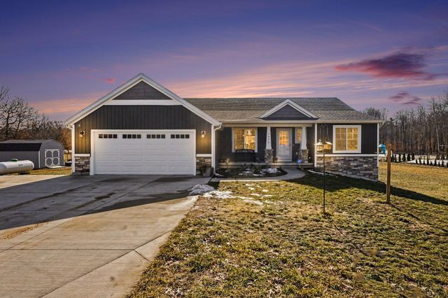 7450 19 Mile Road NE, Sand Lake, MI 49343