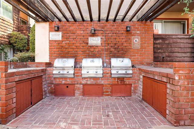 5403 Newcastle Avenue 28, Encino, CA 91316