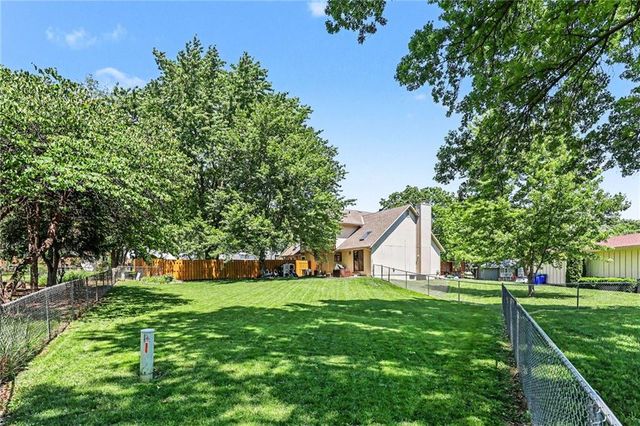 6202 RENE Street, Shawnee, KS 66216