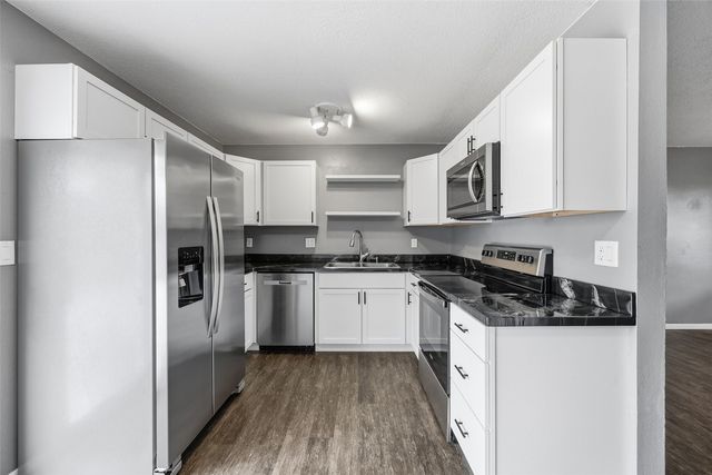 1715 Northbrook Drive NE, Cedar Rapids, IA 52402