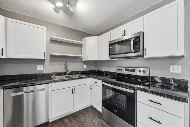 1715 Northbrook Drive NE, Cedar Rapids, IA 52402