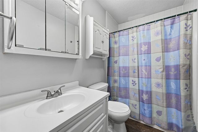1715 Northbrook Drive NE, Cedar Rapids, IA 52402