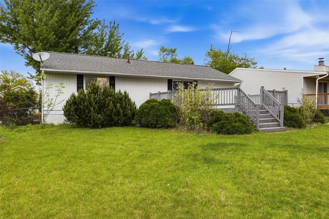 1715 Northbrook Drive NE, Cedar Rapids, IA 52402