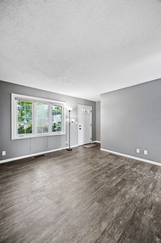 1715 Northbrook Drive NE, Cedar Rapids, IA 52402