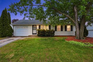 1715 Northbrook Drive NE, Cedar Rapids, IA 52402