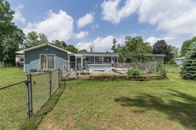 55081 Buckhorn Road, Three Rivers, MI 49093