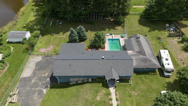 55081 Buckhorn Road, Three Rivers, MI 49093