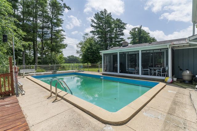 55081 Buckhorn Road, Three Rivers, MI 49093