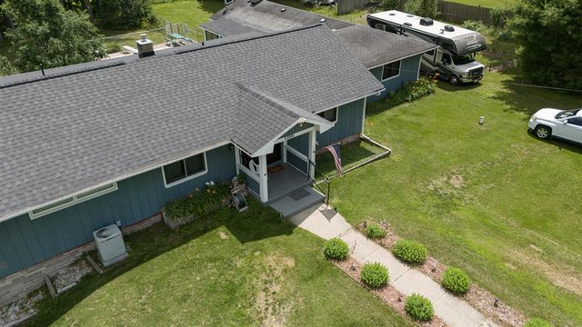 55081 Buckhorn Road, Three Rivers, MI 49093