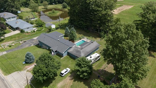 55081 Buckhorn Road, Three Rivers, MI 49093