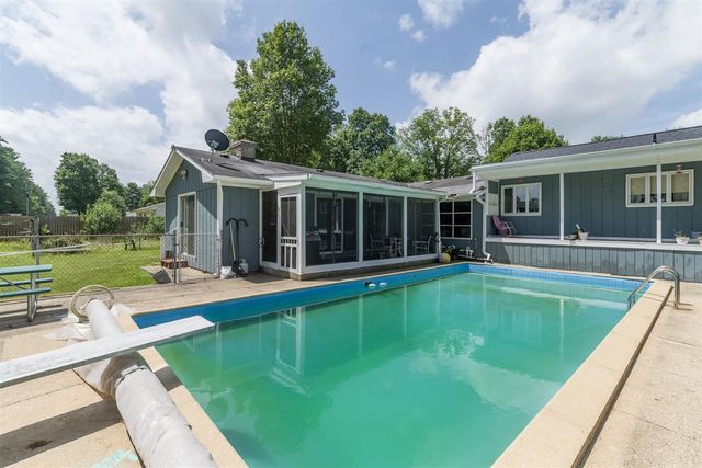 55081 Buckhorn Road, Three Rivers, MI 49093