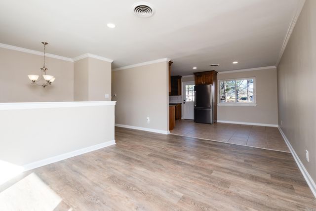 1811 E Lakeview Drive, Benton, AR 72015