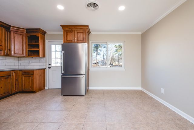 1811 E Lakeview Drive, Benton, AR 72015