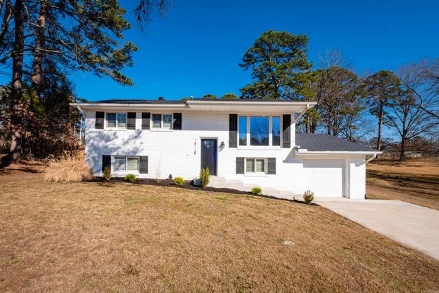 1811 E Lakeview Drive, Benton, AR 72015