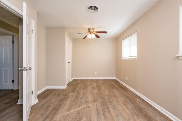 1811 E Lakeview Drive, Benton, AR 72015