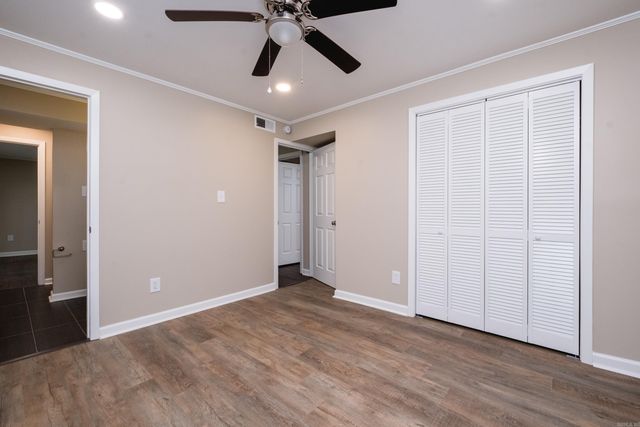 1811 E Lakeview Drive, Benton, AR 72015