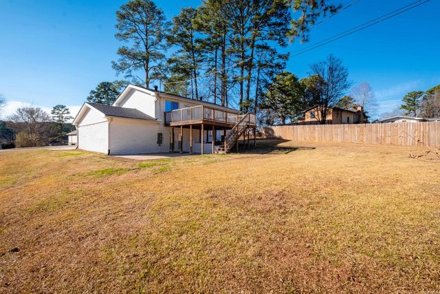 1811 E Lakeview Drive, Benton, AR 72015