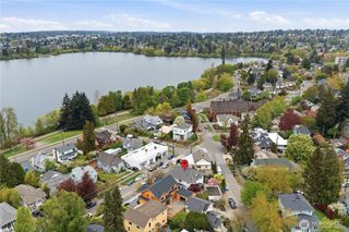 6238 Woodlawn Avenue N, Seattle, WA 98103