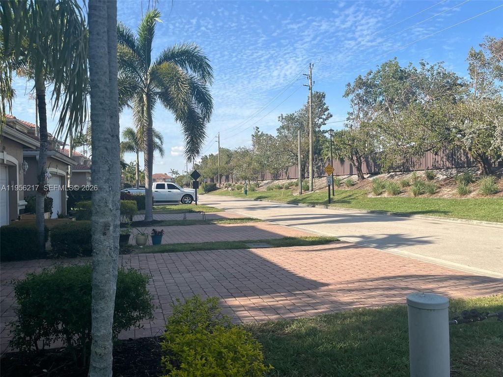 Image 14 of property listing at 9620 Roundstone CIR, Other City - In The State Of Florida, FL 33967