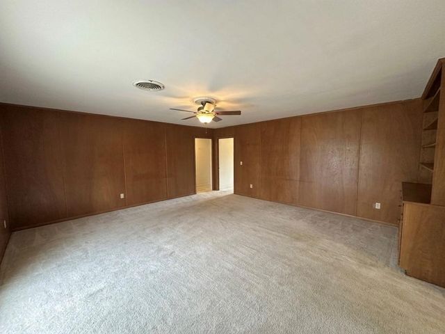 213 Van Winkle Street, Lake Jackson, TX 77566