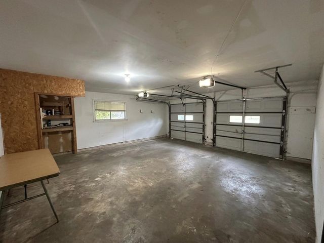 213 Van Winkle Street, Lake Jackson, TX 77566