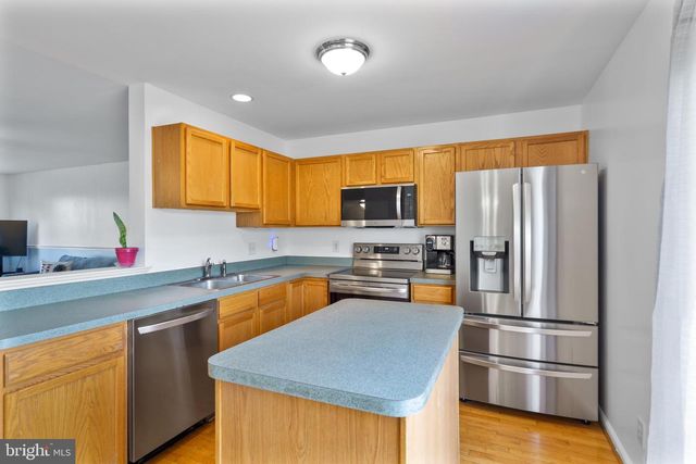 1029 AZTEC DR, Martinsburg, WV 25405