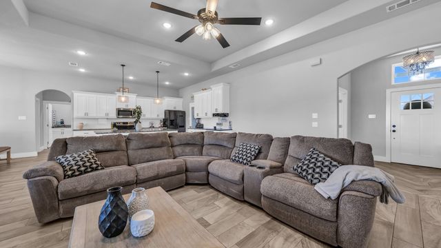 1005 Paradise Parkway, Poolville, TX 76487
