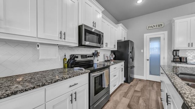 1005 Paradise Parkway, Poolville, TX 76487
