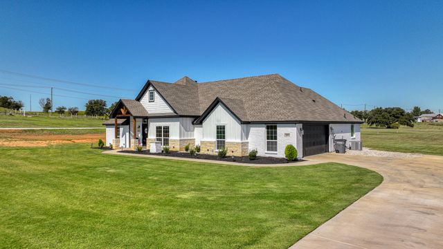 1005 Paradise Parkway, Poolville, TX 76487