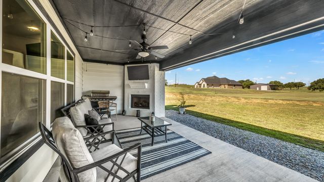1005 Paradise Parkway, Poolville, TX 76487