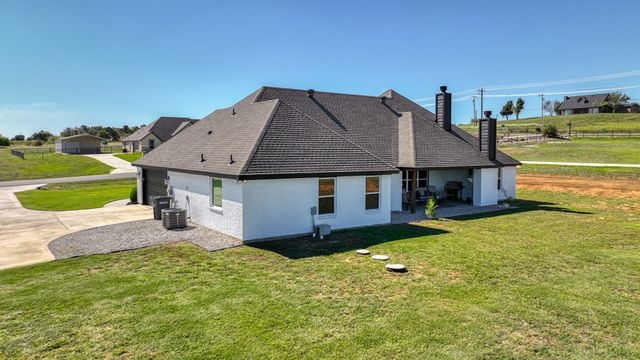 1005 Paradise Parkway, Poolville, TX 76487
