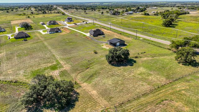 1005 Paradise Parkway, Poolville, TX 76487