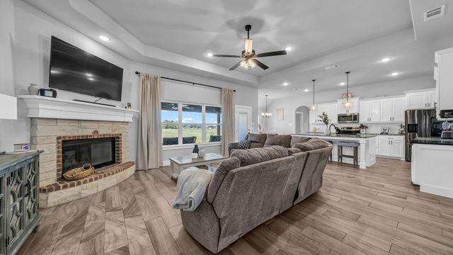 1005 Paradise Parkway, Poolville, TX 76487