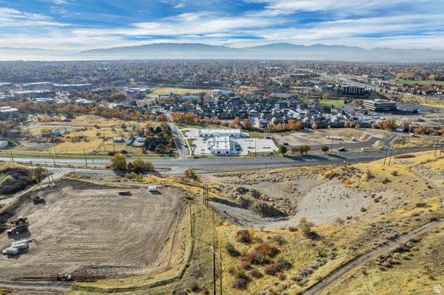 5600 N CANYON RD, Provo, UT 84604