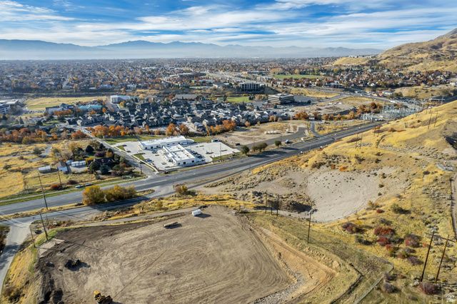 5600 N CANYON RD, Provo, UT 84604