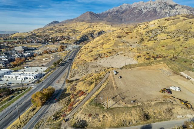 5600 N CANYON RD, Provo, UT 84604
