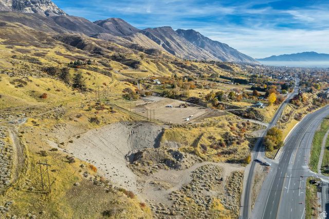 5600 N CANYON RD, Provo, UT 84604