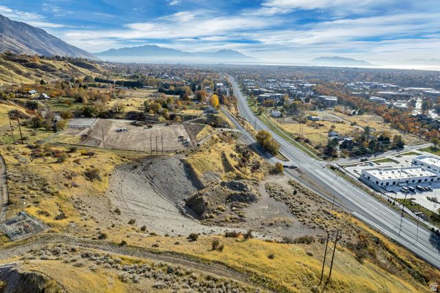 5600 N CANYON RD, Provo, UT 84604