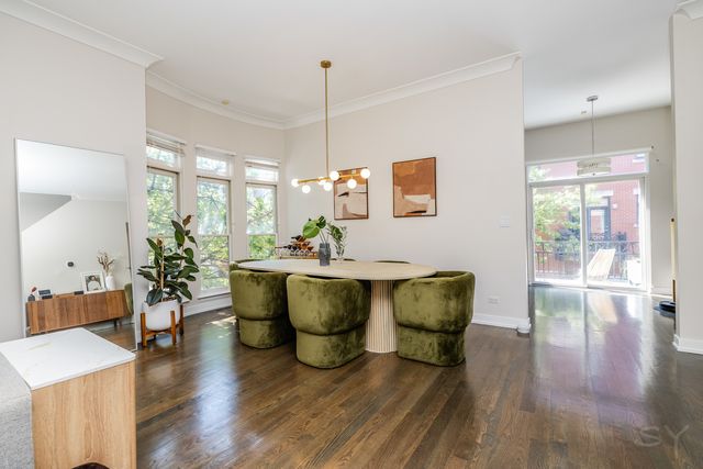 831 W 14th Place, Chicago, IL 60608