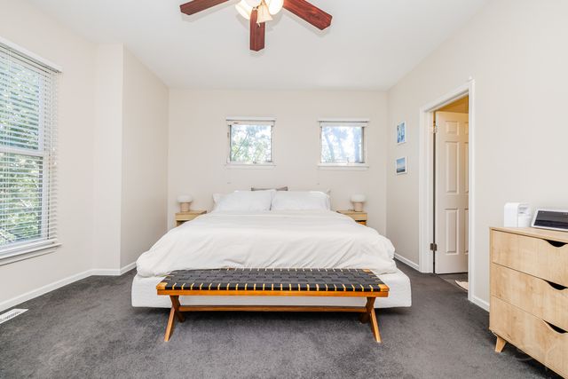 831 W 14th Place, Chicago, IL 60608