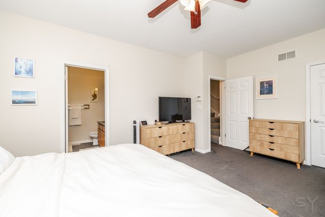 831 W 14th Place, Chicago, IL 60608